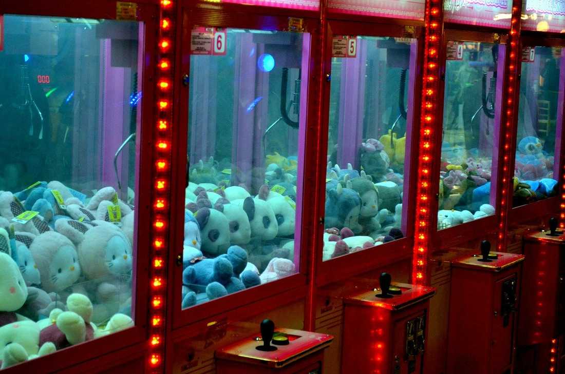 China further restricts gaming by banning minors from arcades during school days